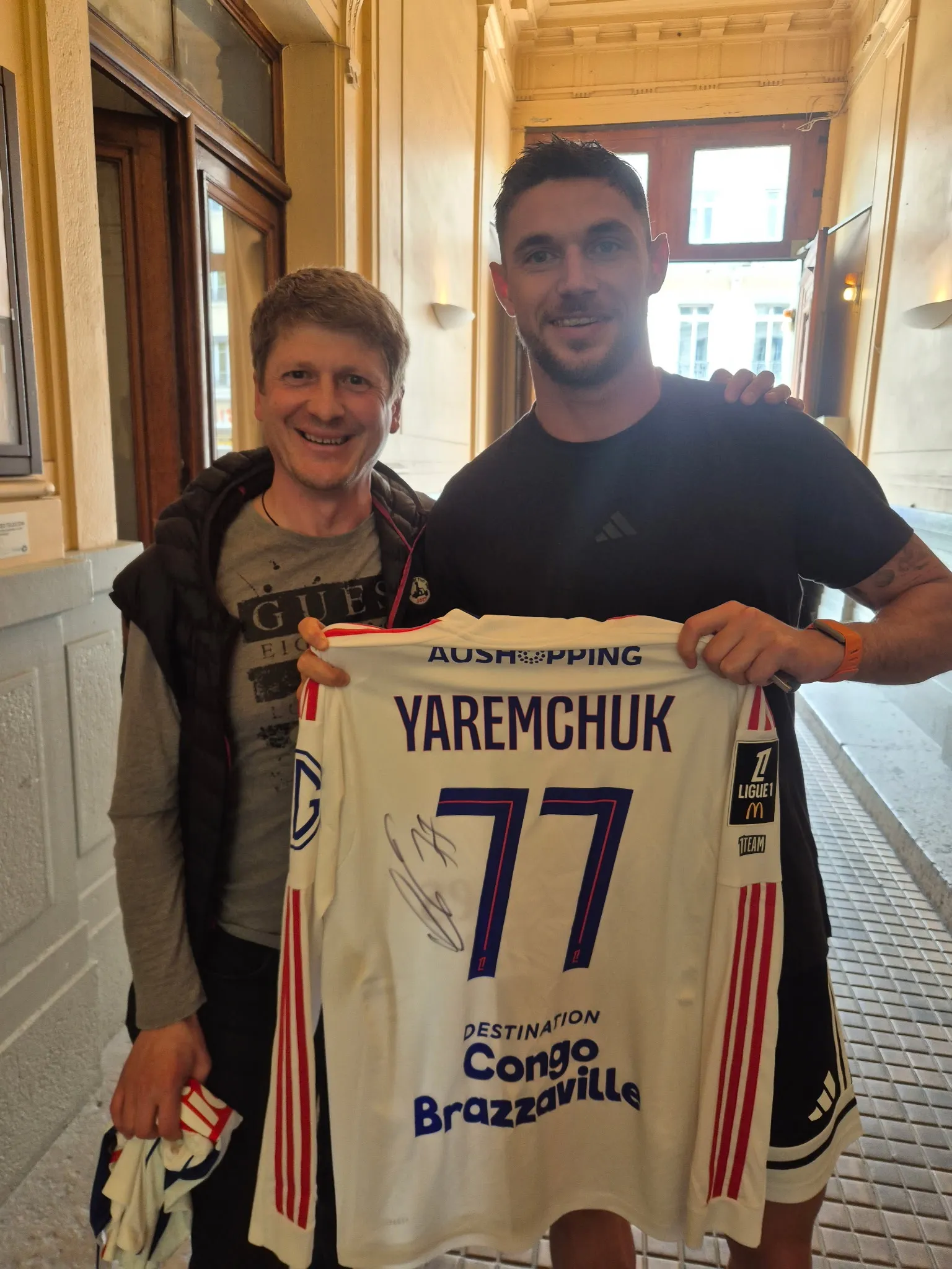 Maillot de l'Olympique Lyonnais dédicassé 