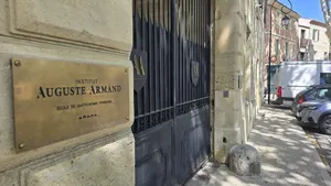 Visite du Chateau de Calvières, lieu de tournage d'ITC + nuitée à Saint Laurent d'Aigouze + 2 repas