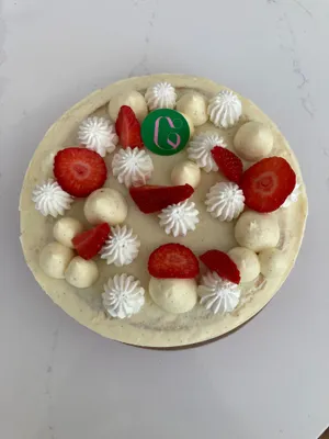 1 délicieux gateau fabriqué artisanalement pour 6 personnes