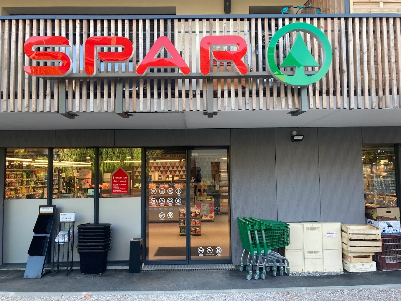 1 panier garni SPAR CHENS-SUR-LEMAN