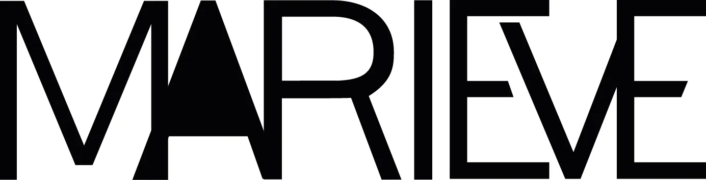 Marieve, Maison de création au style affirmé, Marieve incarne l’élégance contemporaine à travers des pièces au design précis et à la coupe maîtrisée. Chaque vêtement est pensé comme une expression de personnalité : structuré, moderne et empreint de féminité. À l’occasion de notre tombola, Marieve offre une veste Mathilde, une pièce créateur au charme unique. Taille unique, courte et à manches oversized, elle apporte un look résolument tendance et audacieux. Son jeu subtil de plis et de pinces lui confère une structure élégante et un volume harmonieux, tandis que son encolure près du cou et son tissu jacquard soulignent son allure raffinée. Trois pressions nacrées viennent parfaire la silhouette et subliment son esprit couture. Véritable déclaration de style, la veste Mathilde allie caractère, confort et sophistication — un indispensable pour celles qui aiment conjuguer modernité et élégance sans effort.