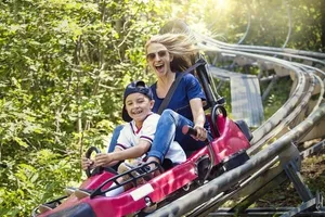 2 tickets pour 1 tour de luge ou 10 mn de Bungee Trampoline LA SAMBUY JIM