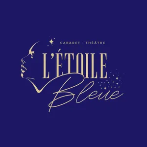 L’Étoile Bleue, Fondé en 2017 par Manoah Michelot, L’Étoile Bleue est le premier cabaret de prestige à Marseille. Véritable lieu de fête et d’émotion, il a déjà séduit plus de 40 000 spectateurs, transportés par un univers glamour et enchanteur, où se mêlent strass, paillettes et instants suspendus. À l’occasion de notre tombola, le cabaret offre 4 places pour assister à son tout nouveau spectacle : “3 2 1 Chantez !”. Cette revue raconte l’histoire d’une élève maladroite en école de comédie musicale, écrasée par les exigences de ses professeurs, qui finit par s’émanciper grâce à un bar karaoké animé par une figure iconique du passé. Entre numéros dansés, passages chantés, moments de comédie et instants d’émotion brute, la revue offre une véritable explosion de couleurs, de styles et d’énergies. Plus qu’un simple spectacle, “3 2 1 Chantez !” est une célébration de l’authenticité, de l’émancipation et de l’envie de briller autrement.