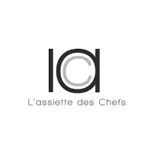 L’Assiette des Chefs, À travers une sélection exigeante de produits gourmets et d’artisans passionnés, L’Assiette des Chefs célèbre l’excellence du goût et le savoir-faire culinaire français. Véritable référence pour les amateurs d’authenticité et de raffinement, l’enseigne met en avant des producteurs engagés et des maisons d’exception. À l’occasion de notre tombola solidaire, L’Assiette des Chefs offre trois bouteilles de la maison Régis et Sylvain, une cuvée emblématique qui reflète tout le caractère et la finesse d’un terroir travaillé avec passion. Un lot d’exception pour les amoureux du bon vin, à déguster et à partager dans l’esprit de convivialité qui fait la signature de la maison.